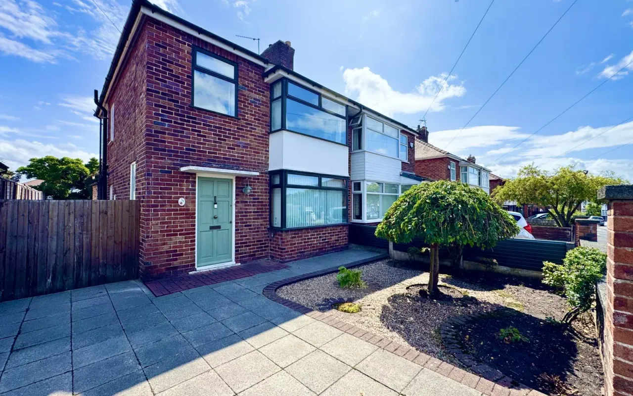 3 bed property for sale — Lawrence Road, St Helens