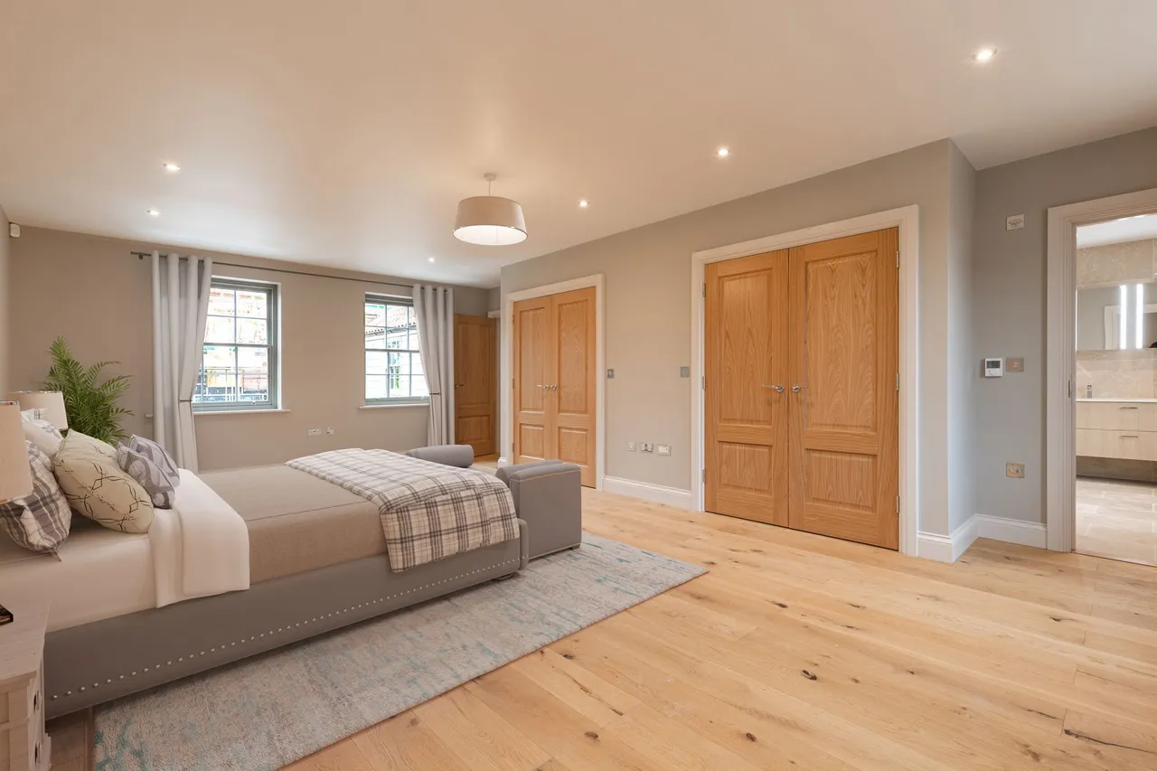 A Beautifully Designed, Luxurious, photo 6