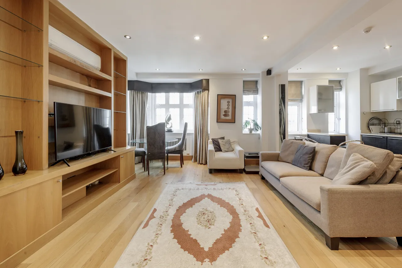 Brompton Road, London, SW3, photo 7