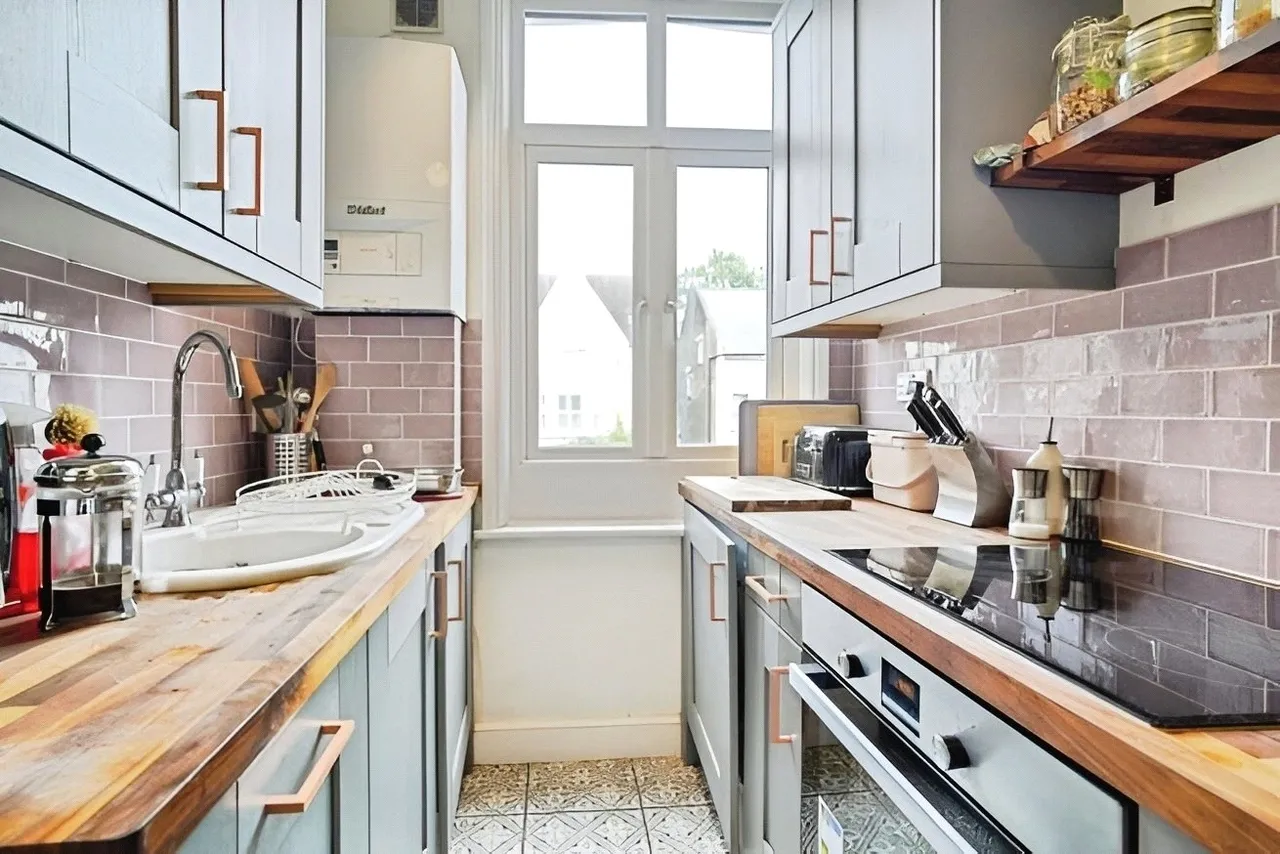 Romola Road, London, SE24, photo 7