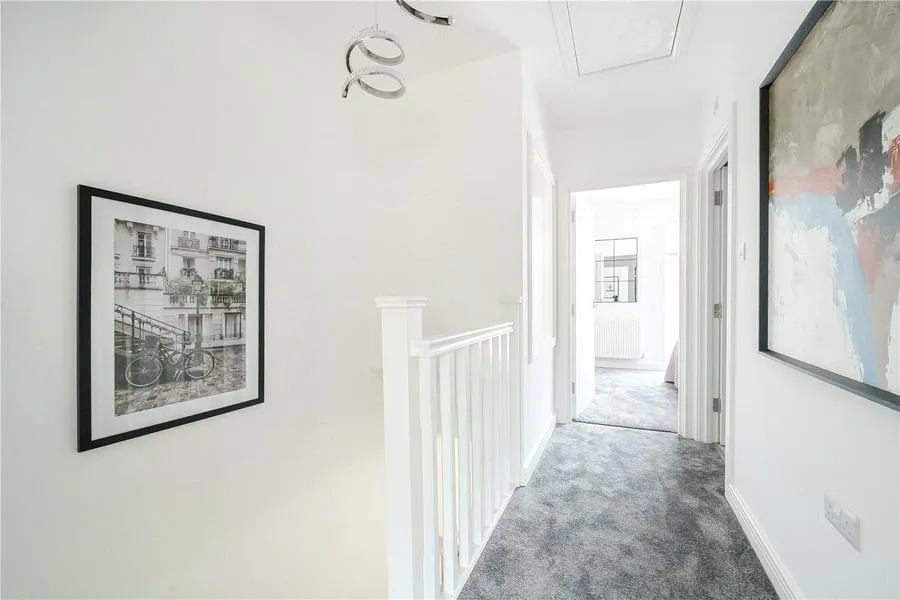 Champagne Walk, London, N3, photo 13