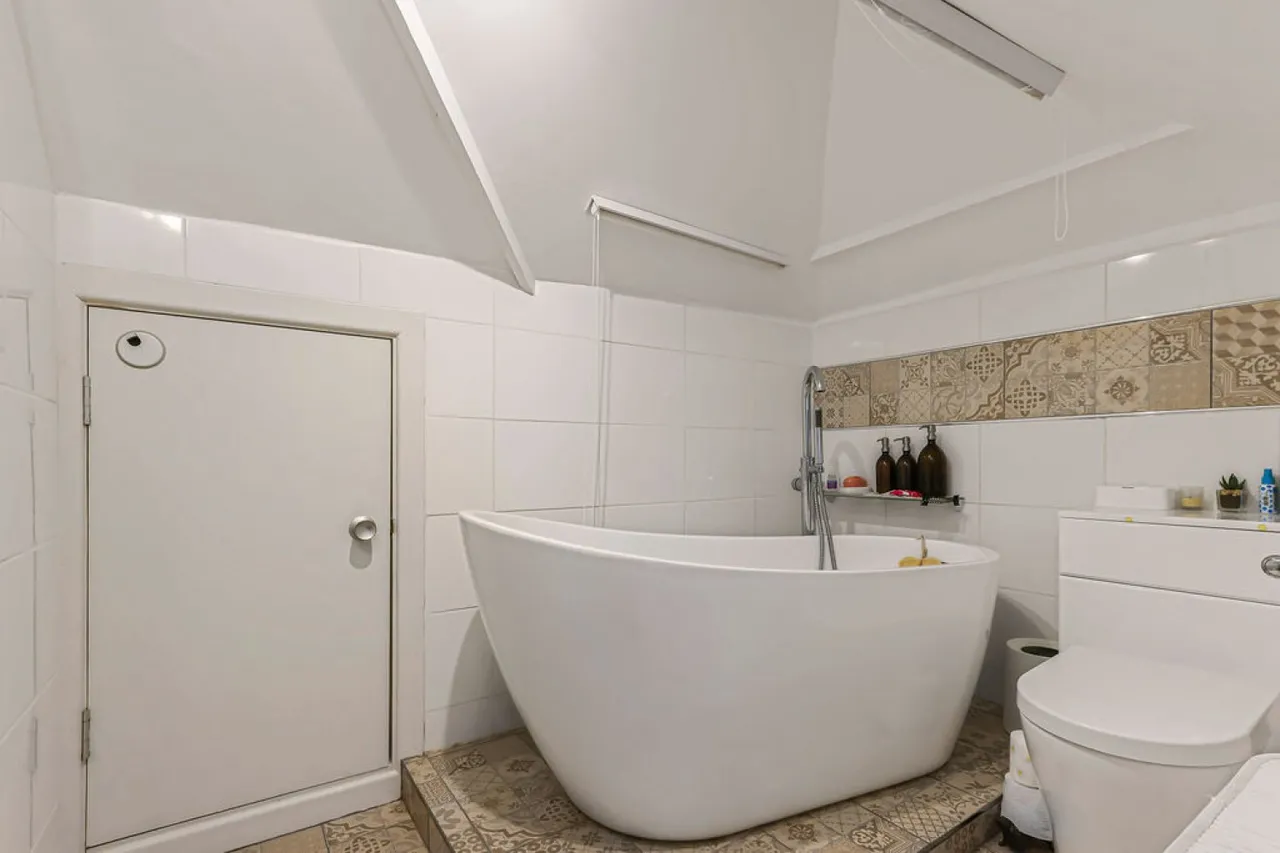 Hawkwood Road, Bournemouth, photo 12
