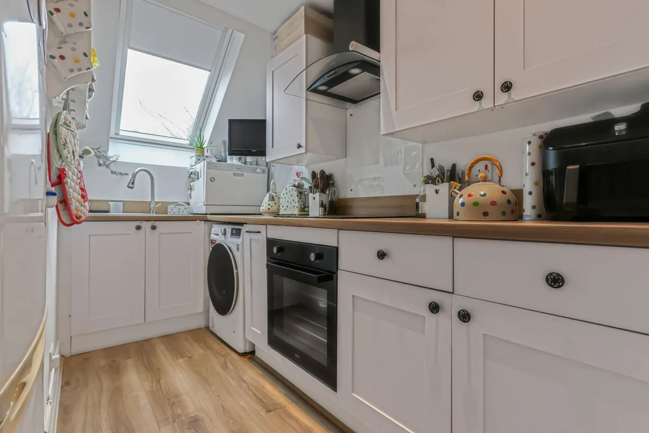 Hawkwood Road, Bournemouth, photo 6
