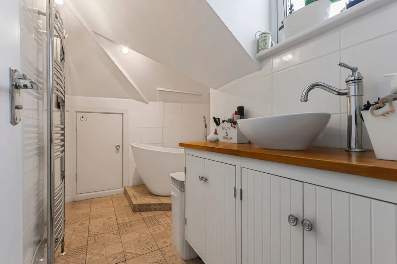 Hawkwood Road, Bournemouth, photo 11