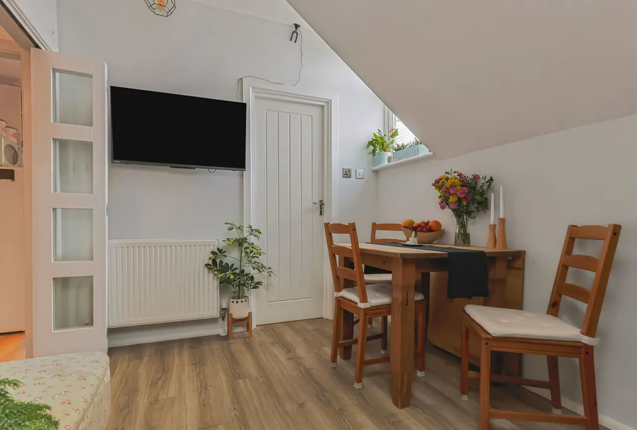 Hawkwood Road, Bournemouth, photo 4