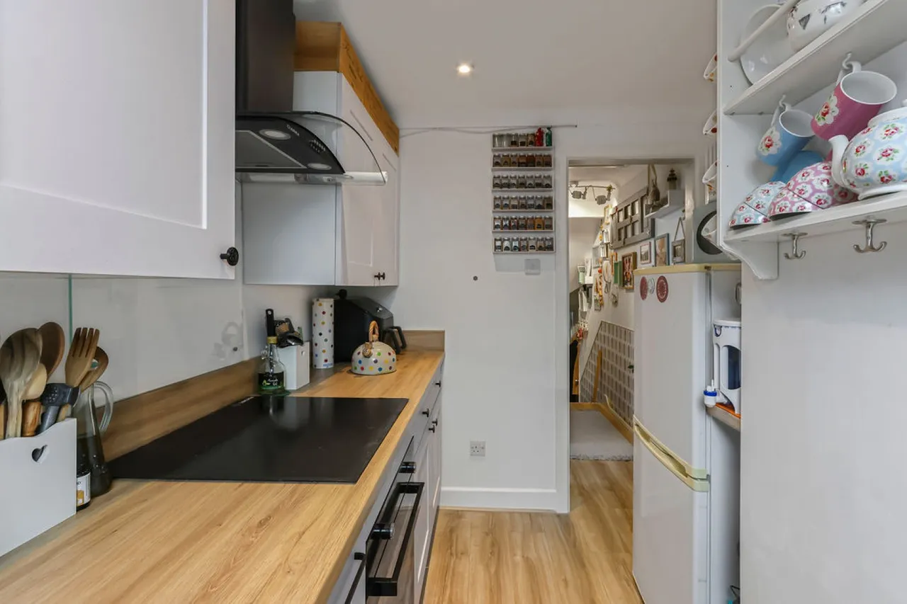 Hawkwood Road, Bournemouth, photo 7