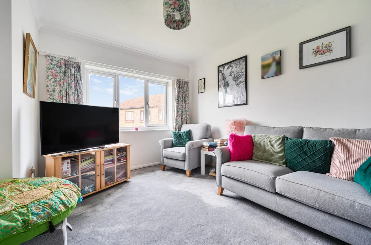 Pagham Road, Nyetimber, PO21, photo 2