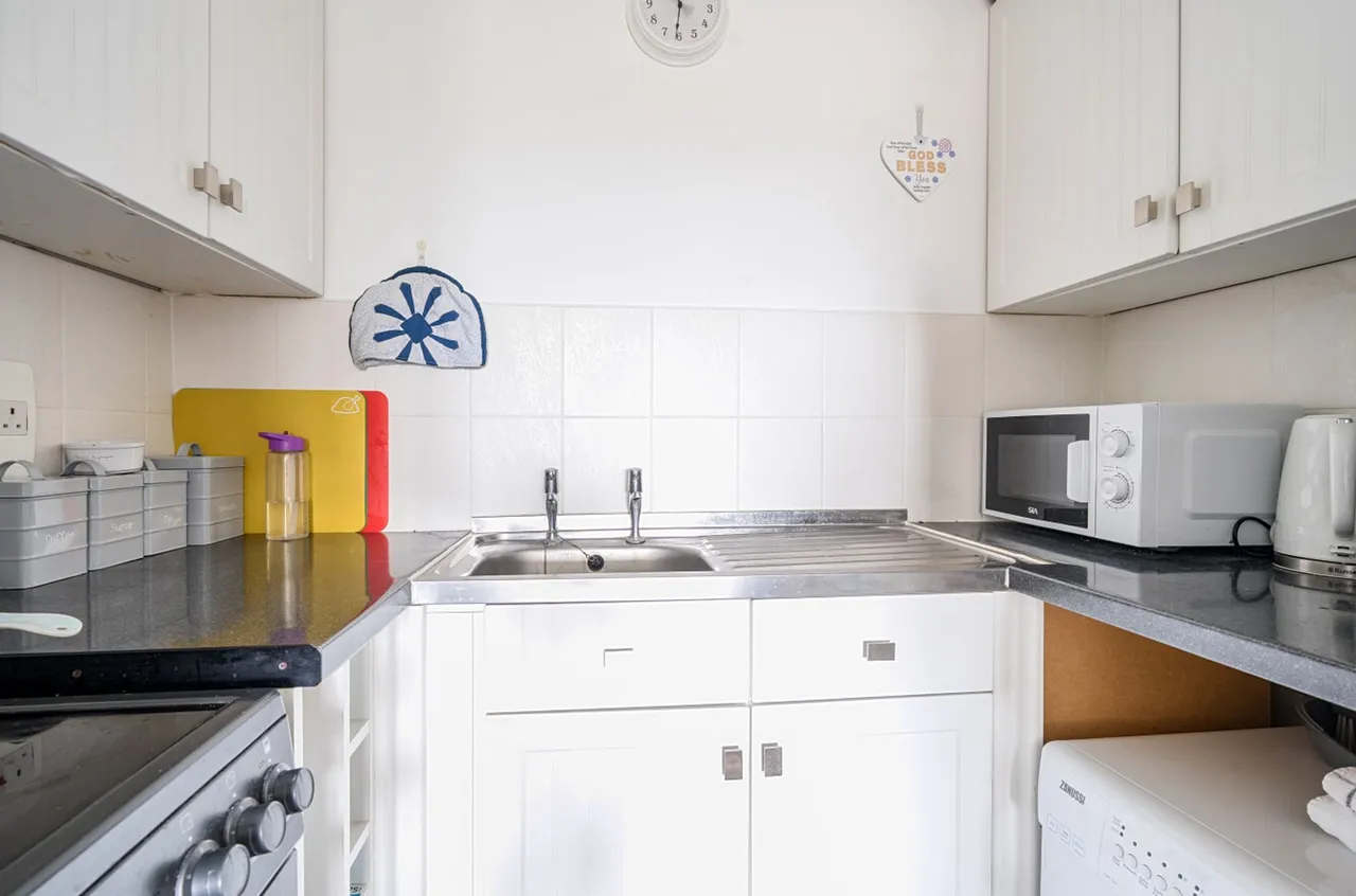 Pagham Road, Nyetimber, PO21, photo 8