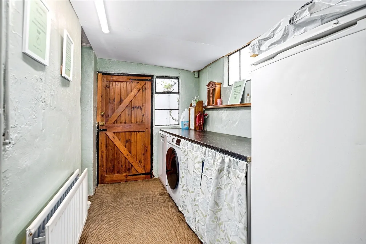 Dihewyd, Lampeter, SA48, photo 11