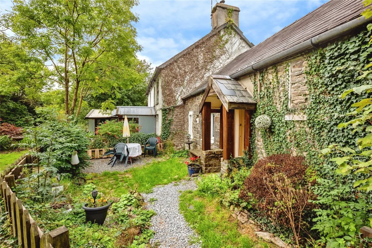 Dihewyd, Lampeter, SA48, photo 31