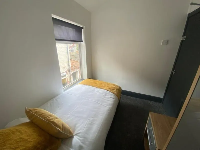 Hainton Avenue, Grimsby, Lincolnshire, DN32 9LS, photo 6