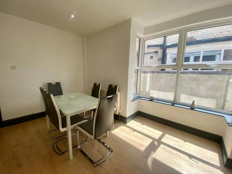 1 bed house to rent — Hainton Avenue, Grimsby, Lincolnshire, DN32 9LS