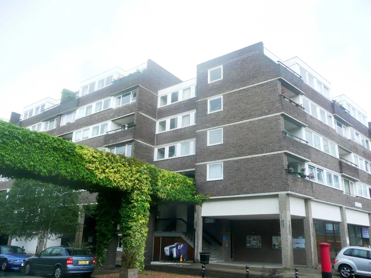 Romulus Court, Justin Close, TW8 8QW, photo 10