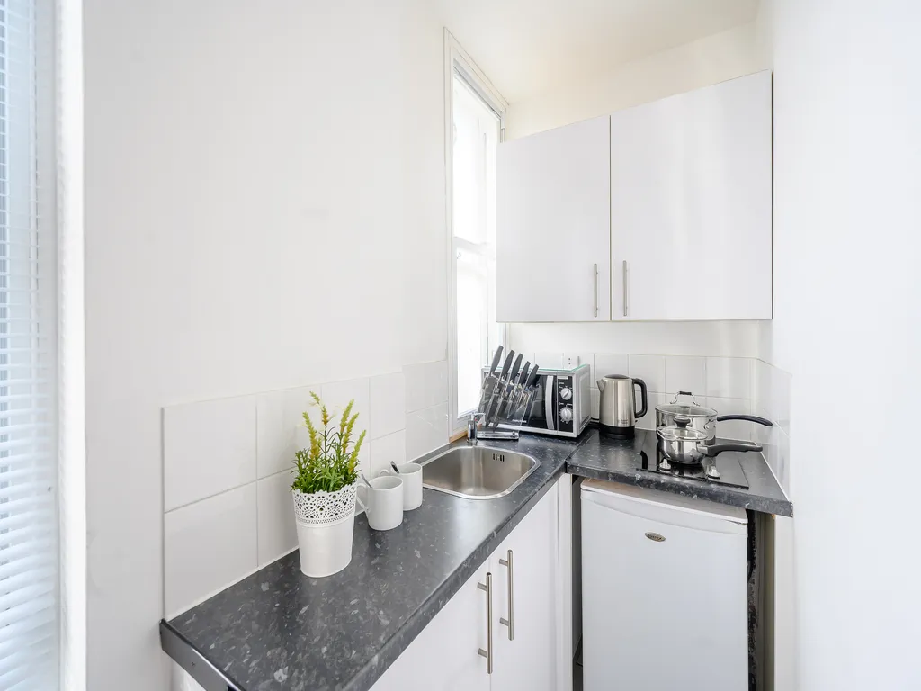 Studio Apartment To Let, Hill Street,..., photo 6