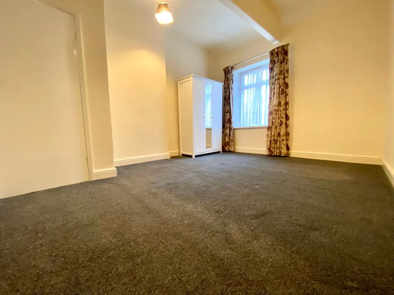 Penistone Road, Kirkburton, HD8, photo 9