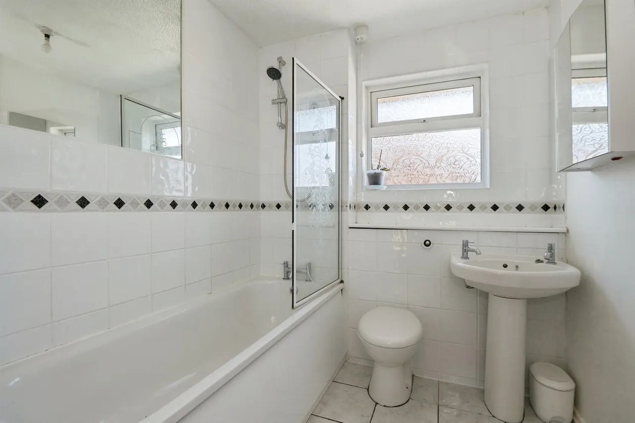 Gatcombe Gardens, West End, SO18, photo 15