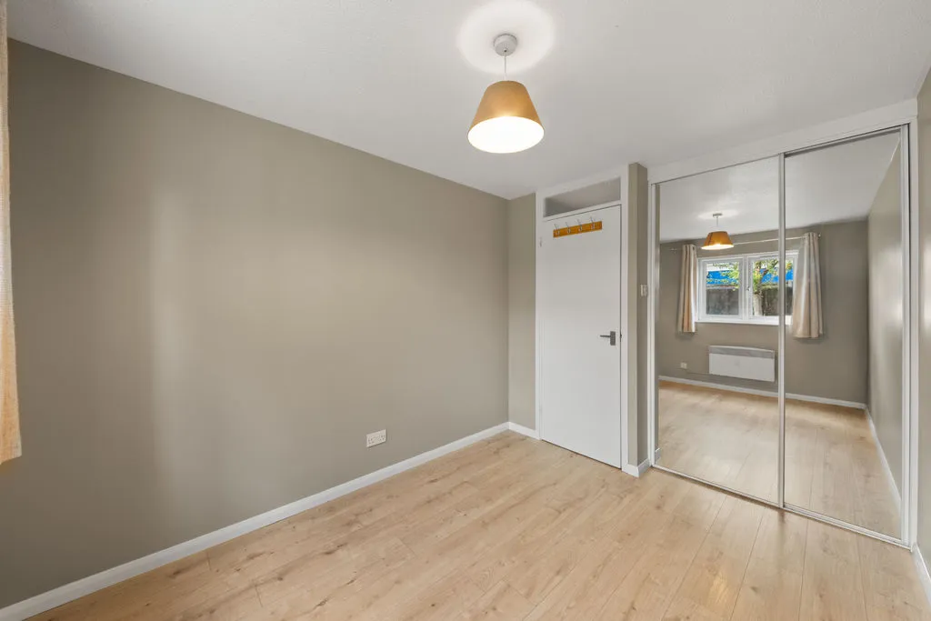 Clarkes Drive, Hillingdon, UB8, photo 6