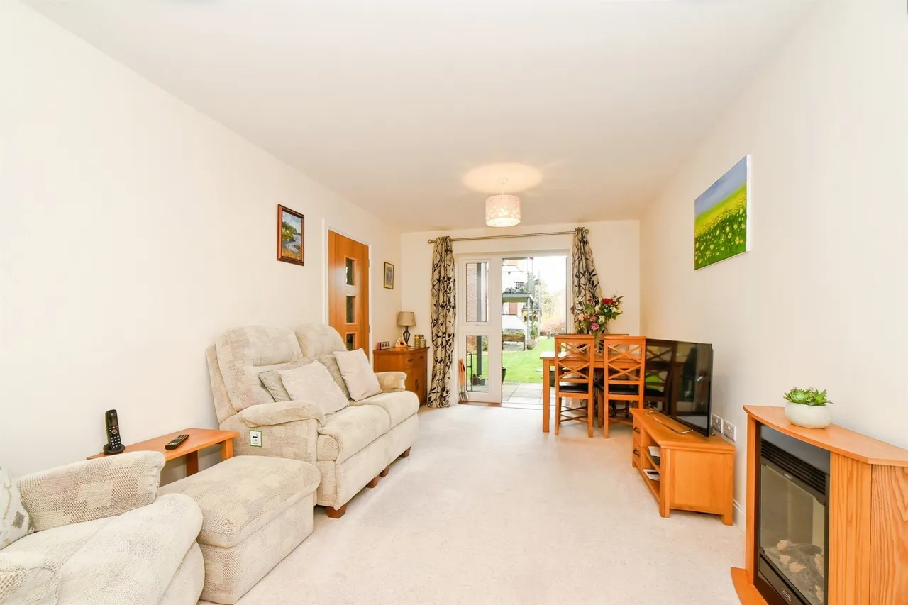 Moormead Road, Wroughton, Swindon, photo 6