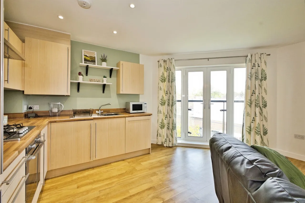Queensway Place, Yeovil, photo 4