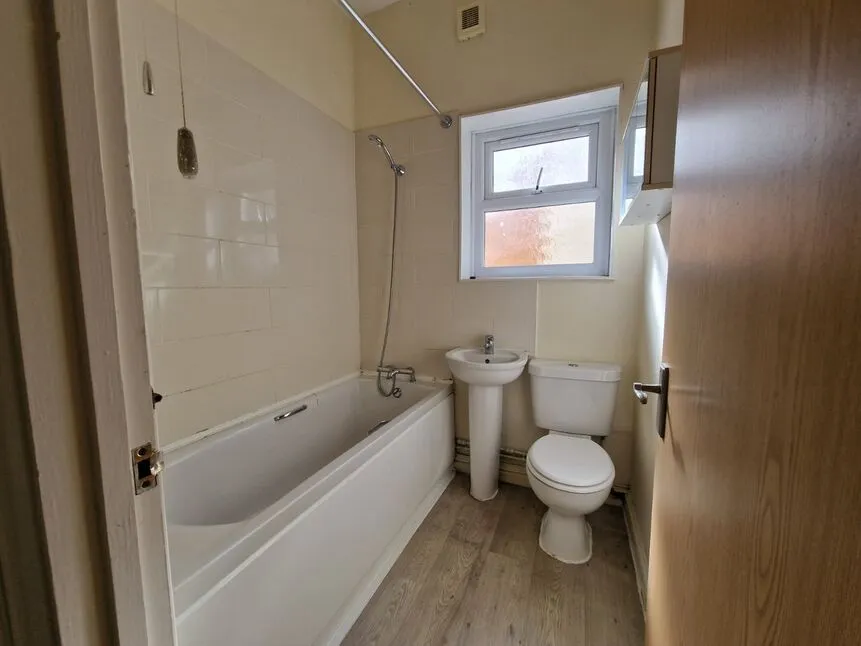 Alhambra Road, Southsea, Hampshire, PO4, photo 7