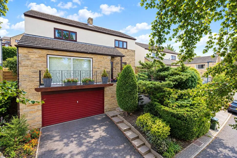 4 bed house for sale, The Beeches, Baildon, BD17