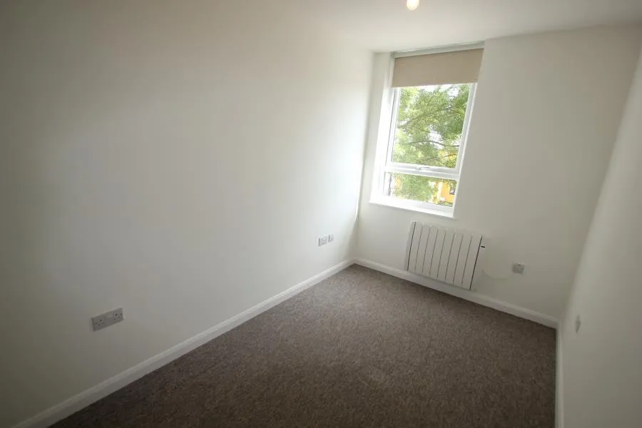 High Street, Woking, GU21, photo 3