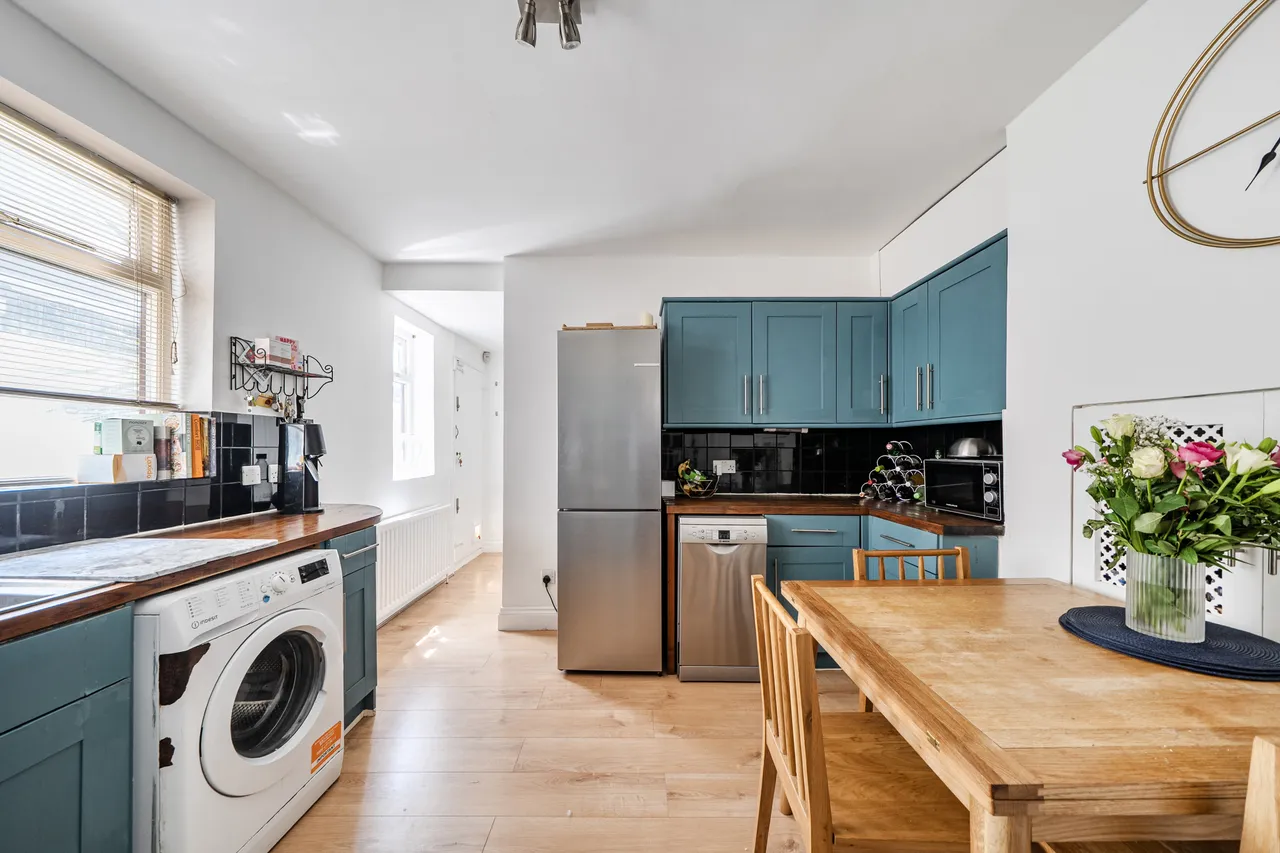 Flat 1, 35 Westbere Road, London, photo 8