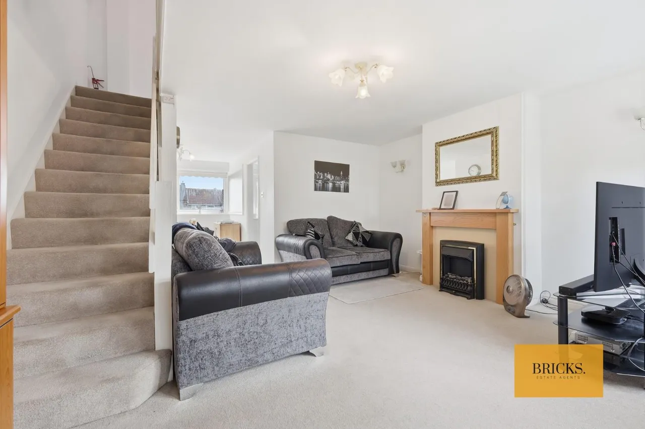 North Dene, Chigwell, IG7 5JS, photo 2