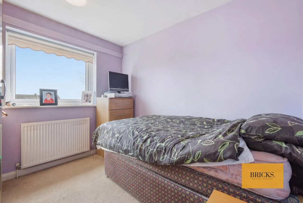 North Dene, Chigwell, IG7 5JS, photo 12