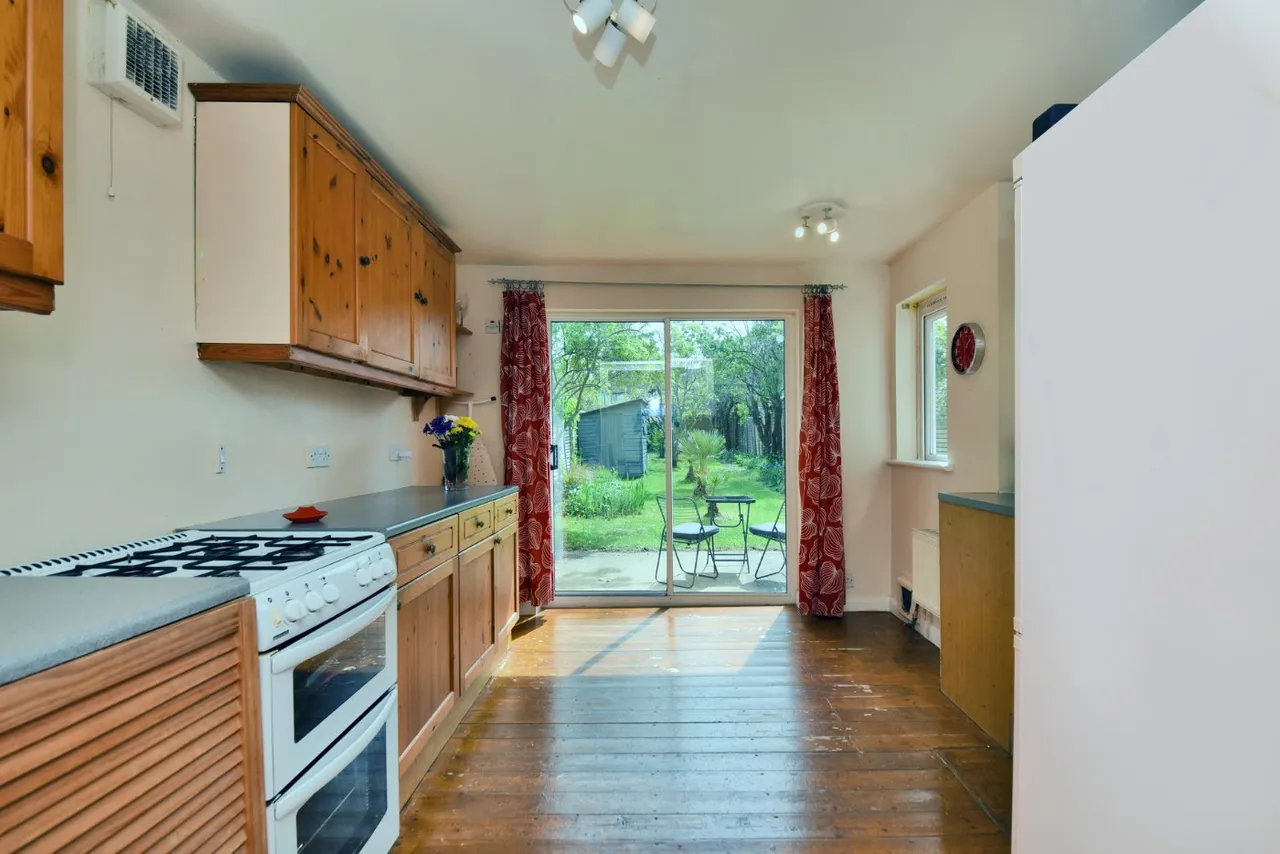 3 bed house for sale — Merrilands Road, Worcester Park, Surrey, KT4