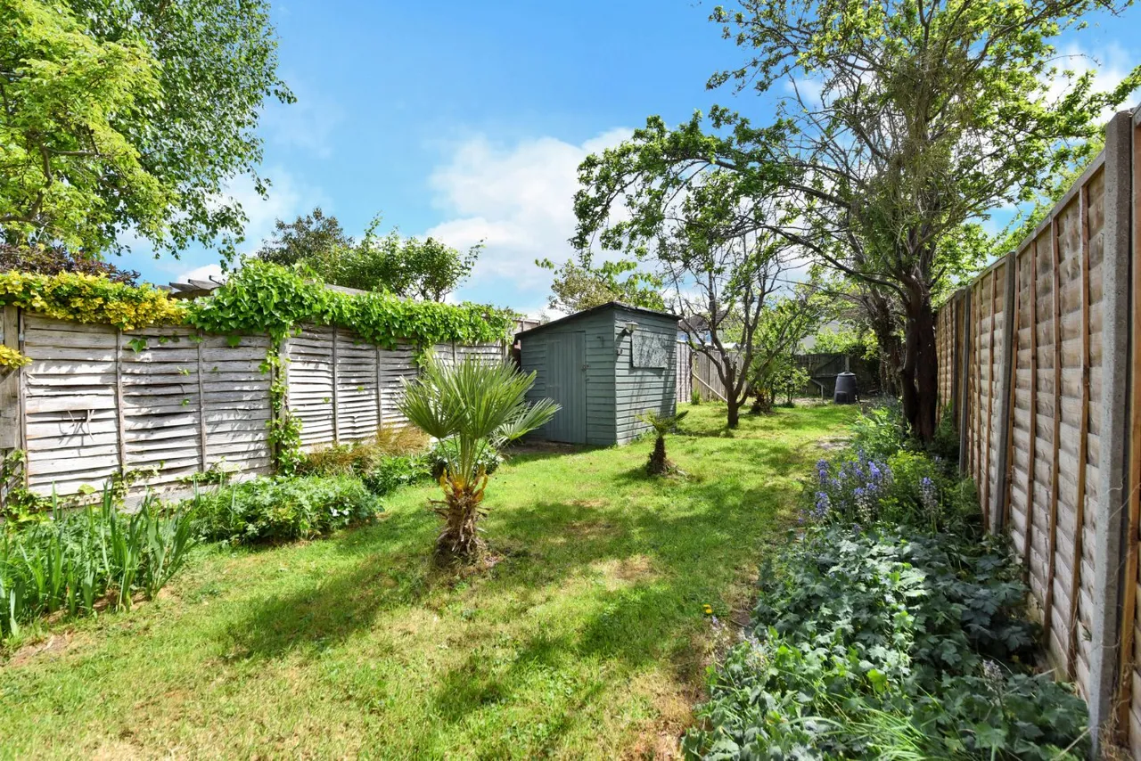Merrilands Road, Worcester Park, Surrey, KT4, photo 10