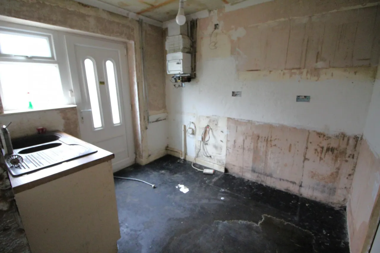Glendon Court, Oldham, OL1, photo 6