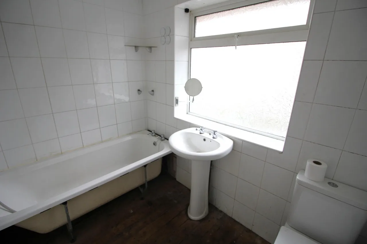 Glendon Court, Oldham, OL1, photo 12