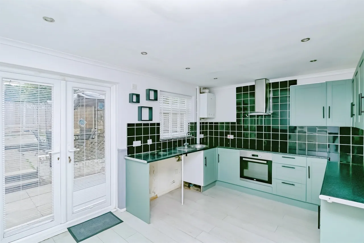 Fern Drive, Barry, CF62, photo 3