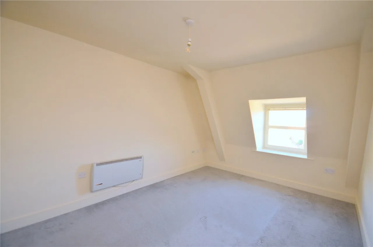 Huddersfield Road, Mirfield, WF14, photo 9