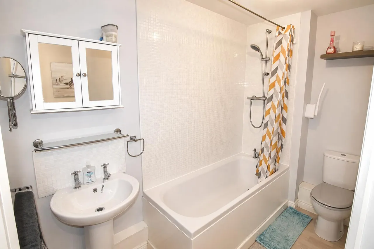 Joyford Passage, Cheltenham, GL52, photo 6