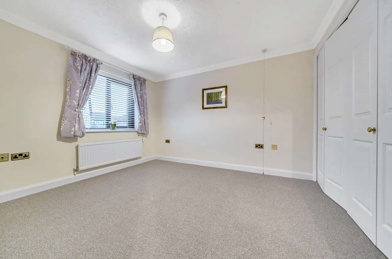 Fromow Gardens, Windlesham, Surrey, GU20 6QN, photo 10