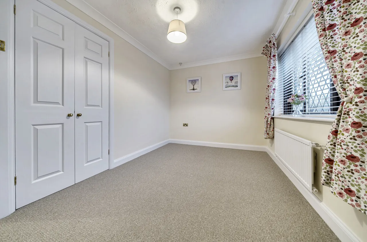 Fromow Gardens, Windlesham, Surrey, GU20 6QN, photo 7