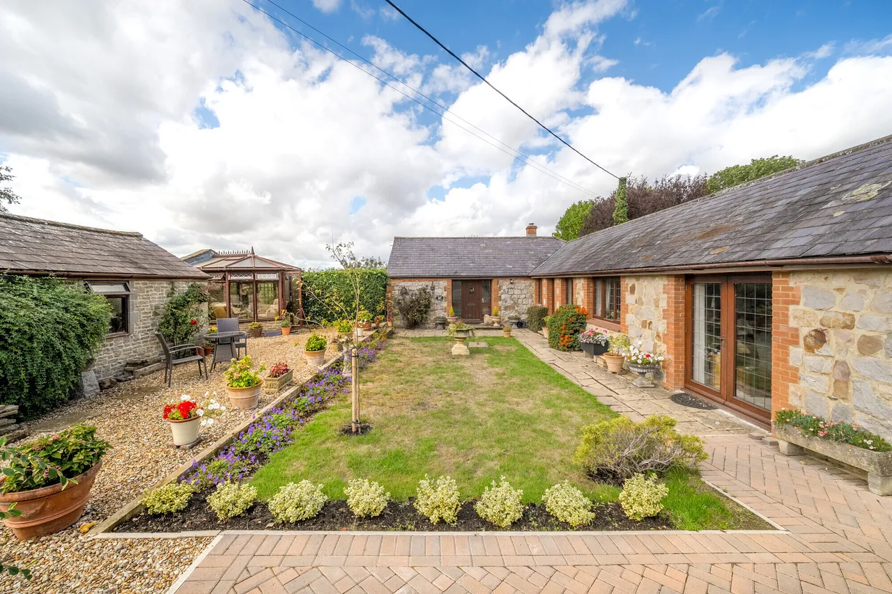 2 bed house for sale — Lockeridge, Marlborough, SN8