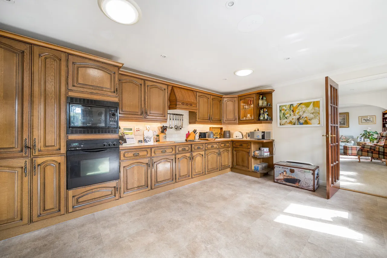 Lockeridge, Marlborough, SN8, photo 4