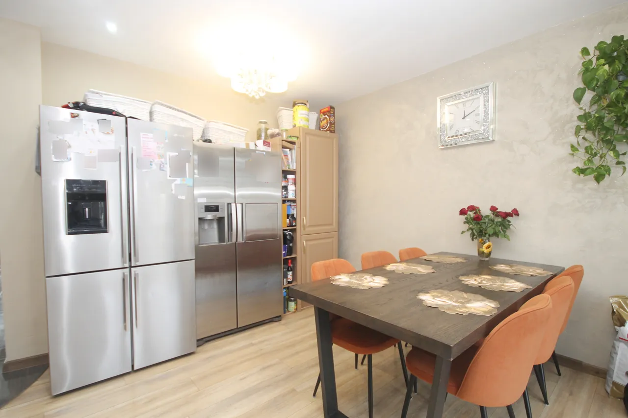 Farndale Crescent, Greenford, UB6, photo 14