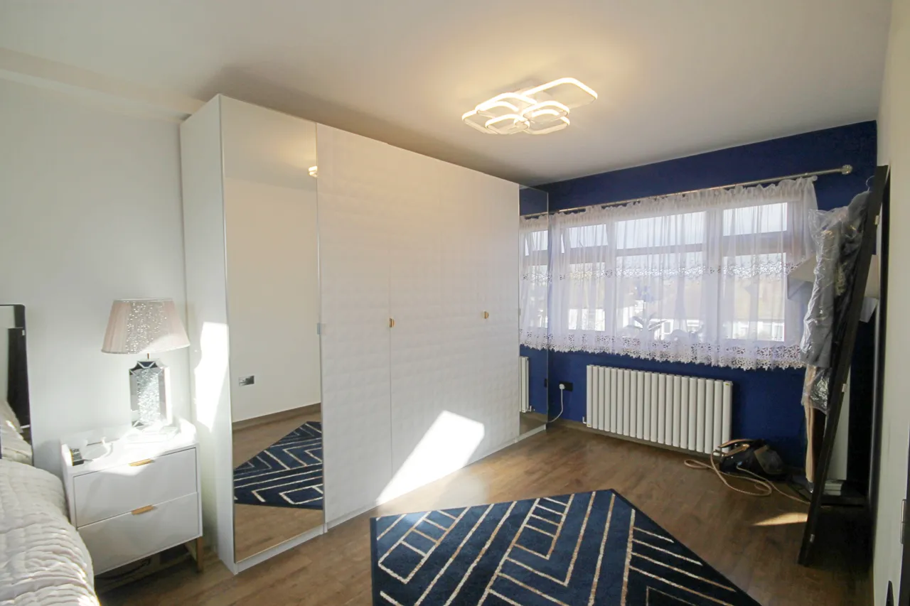 Farndale Crescent, Greenford, UB6, photo 4
