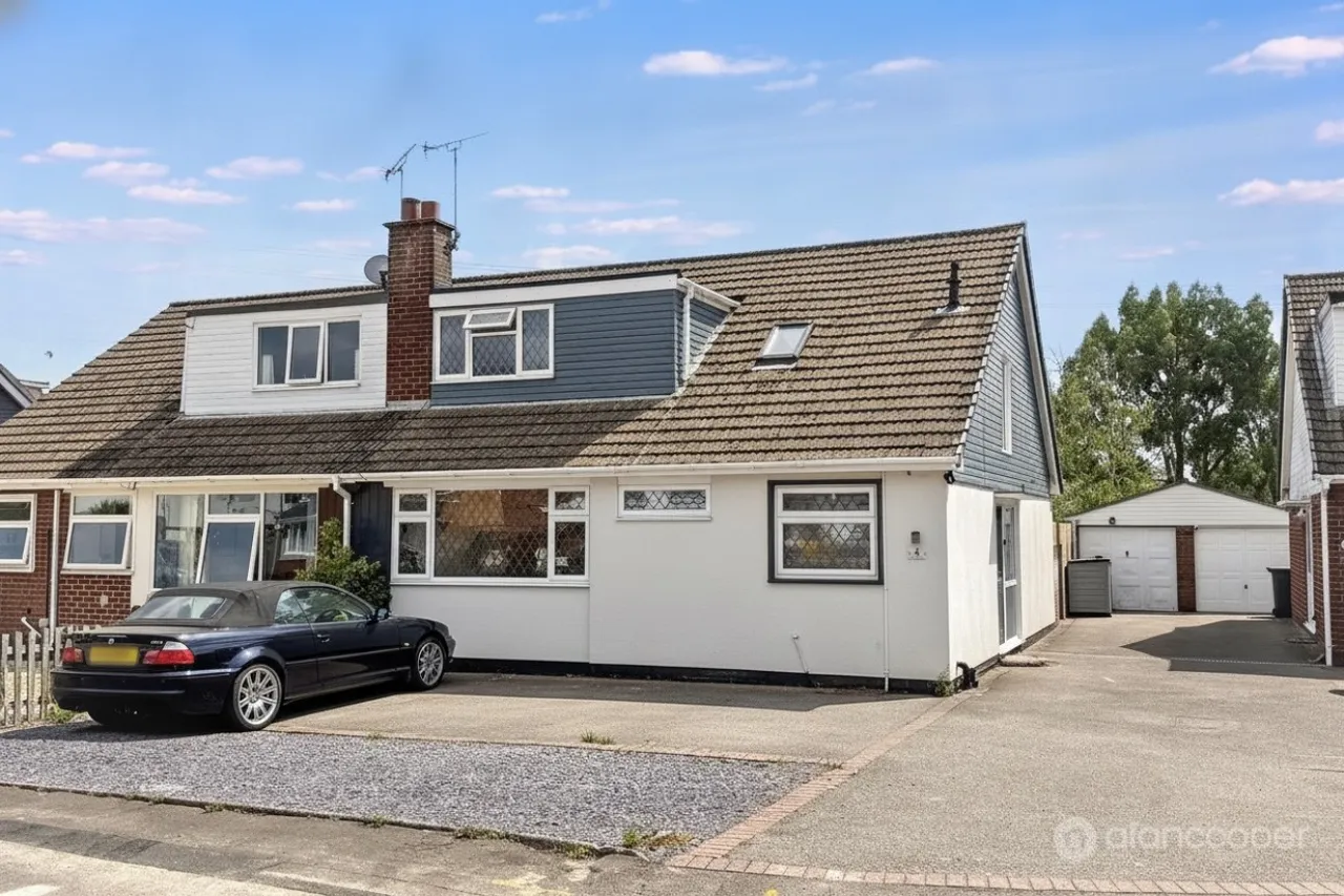 2 bed house for sale, Avon Close, Bulkington, CV12