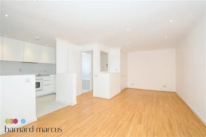 flat to rent — Brompton Park Crescent, London