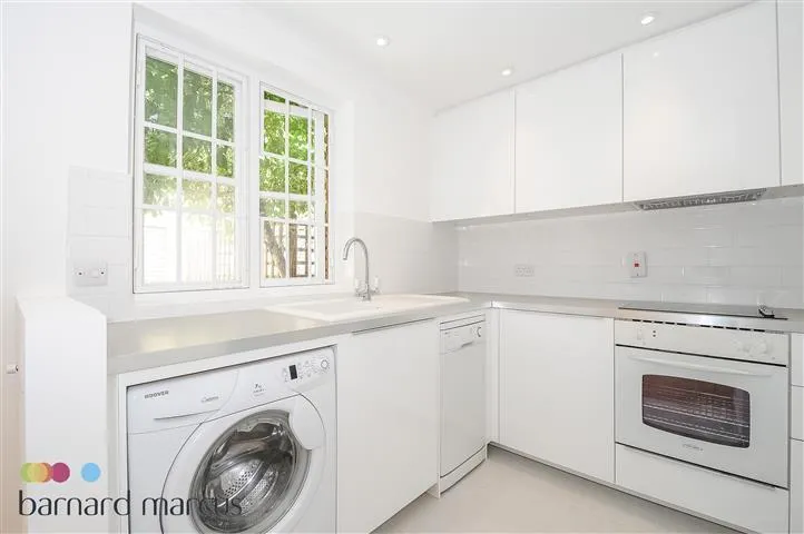 Brompton Park Crescent, London, photo 4