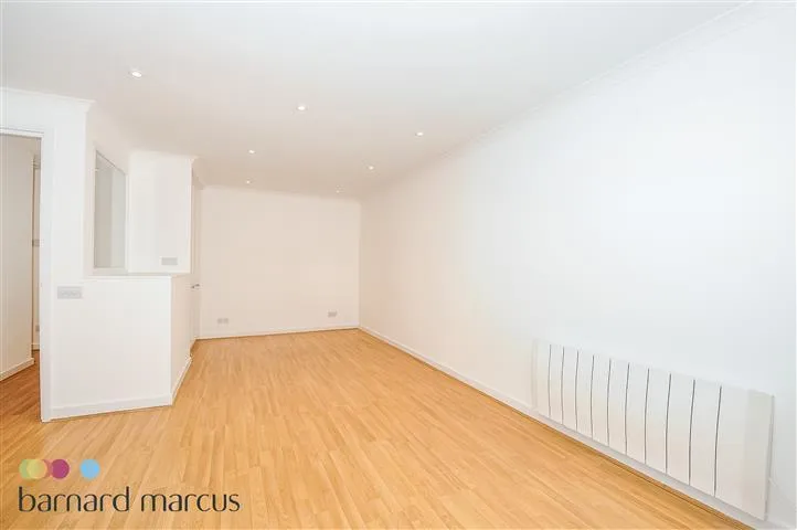 Brompton Park Crescent, London, photo 8