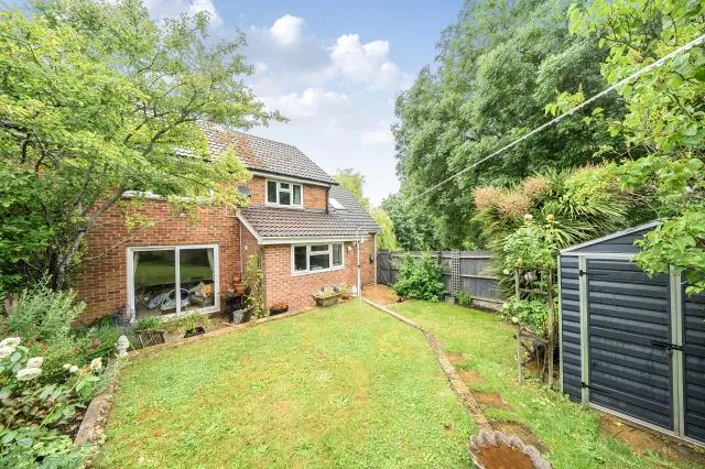 Hastings Close, OX16, photo 20