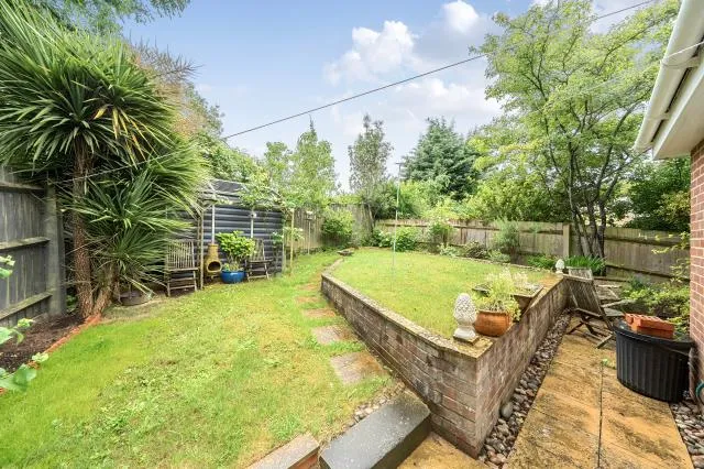 Hastings Close, OX16, photo 19