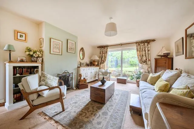 Hastings Close, OX16, photo 4