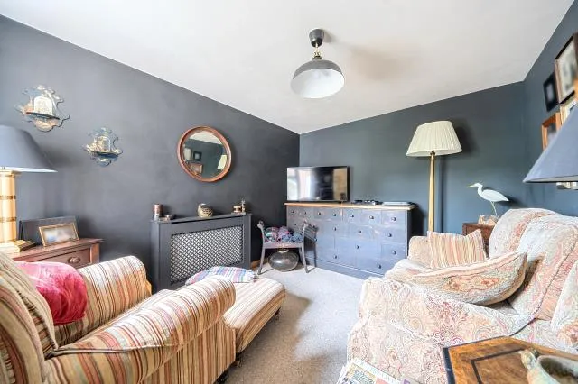 Hastings Close, OX16, photo 9